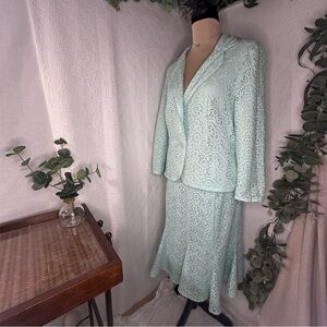 Jones Wear Women’s Lined Lace Mint Green Skirt Set Size 14